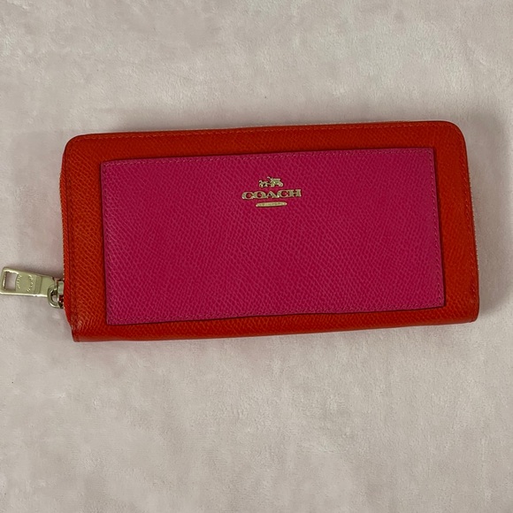 Coach wallet bag
